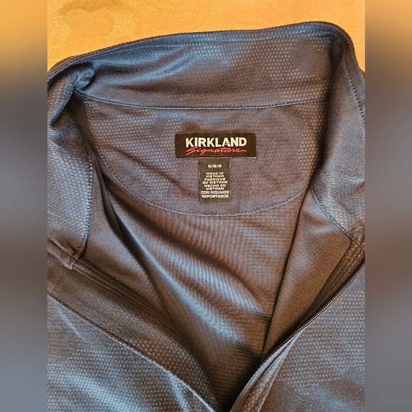 Med. Kirkland Signature Blue Quarter Zip Performance Pullover w/ Subtle Camo NWT - Picture 2 of 8